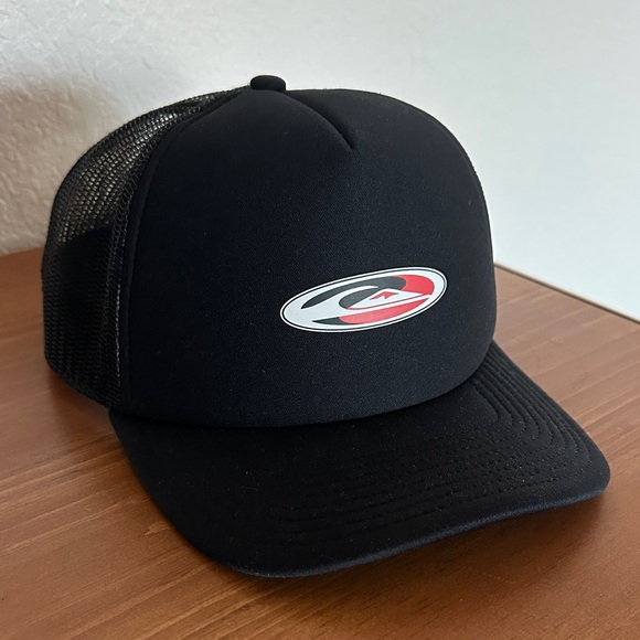 Quiksilver Black Trucker Hat - Picture 1 of 6